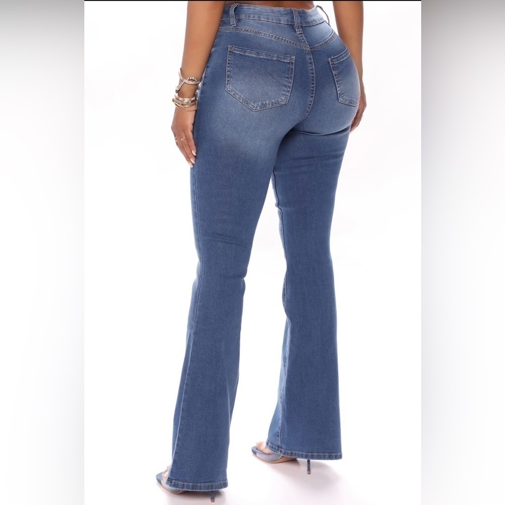 BIN#21 - Fashion Nova Flare Jeans size 1 - Picture 4 of 6